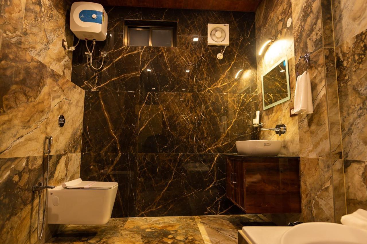 The Kaziranga Address Hotell Eksteriør bilde