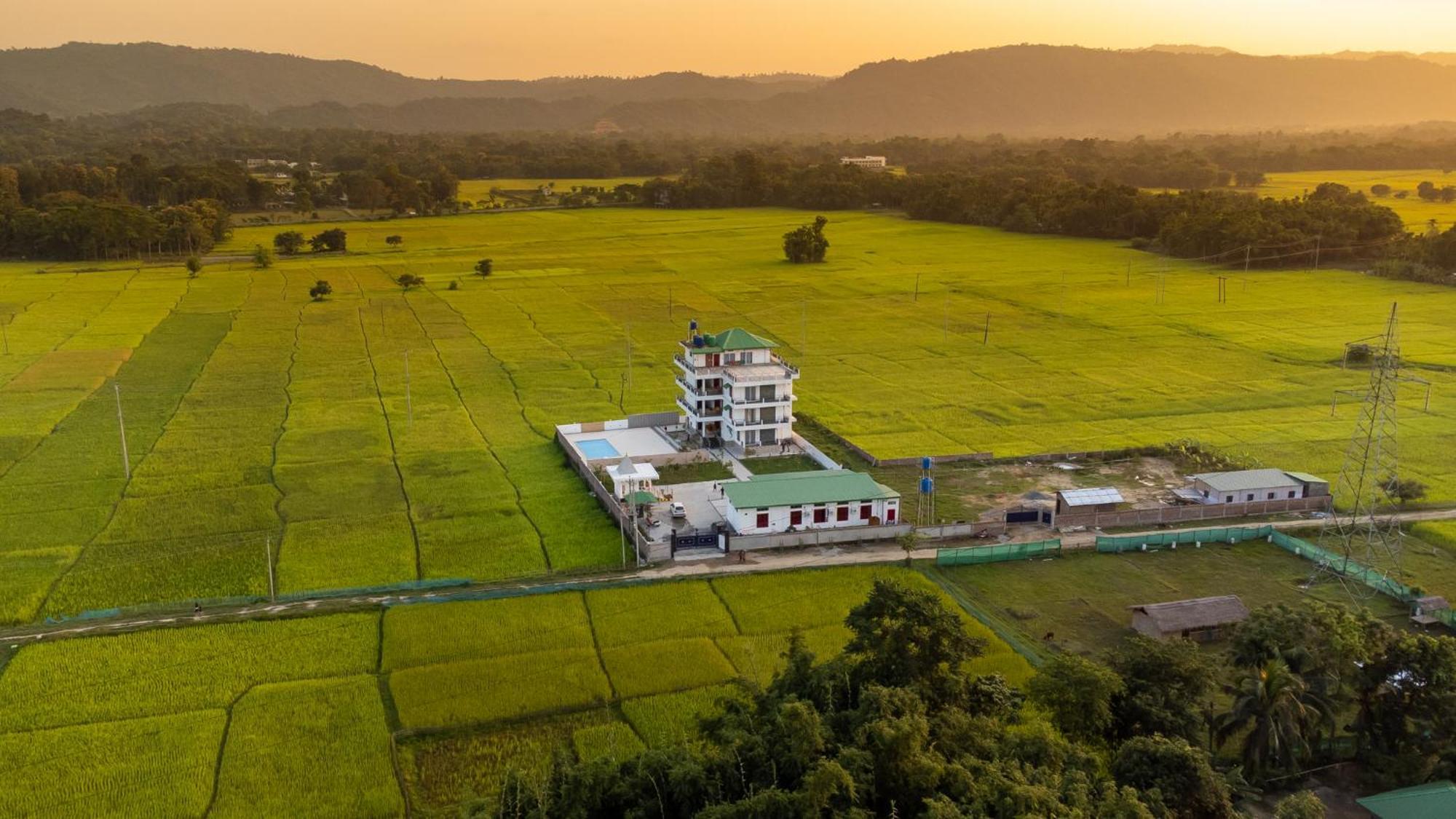 The Kaziranga Address Hotell Eksteriør bilde