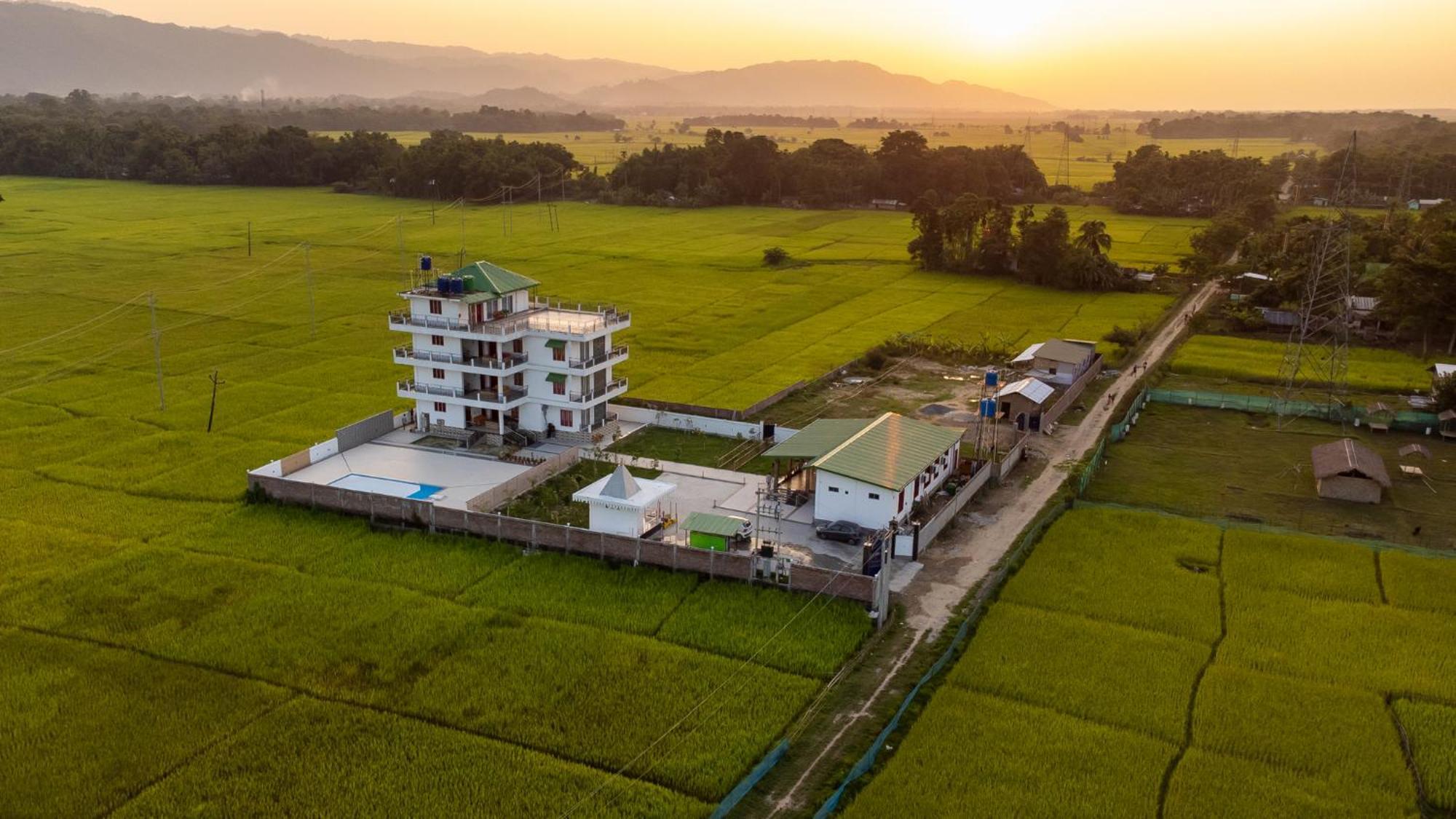 The Kaziranga Address Hotell Eksteriør bilde